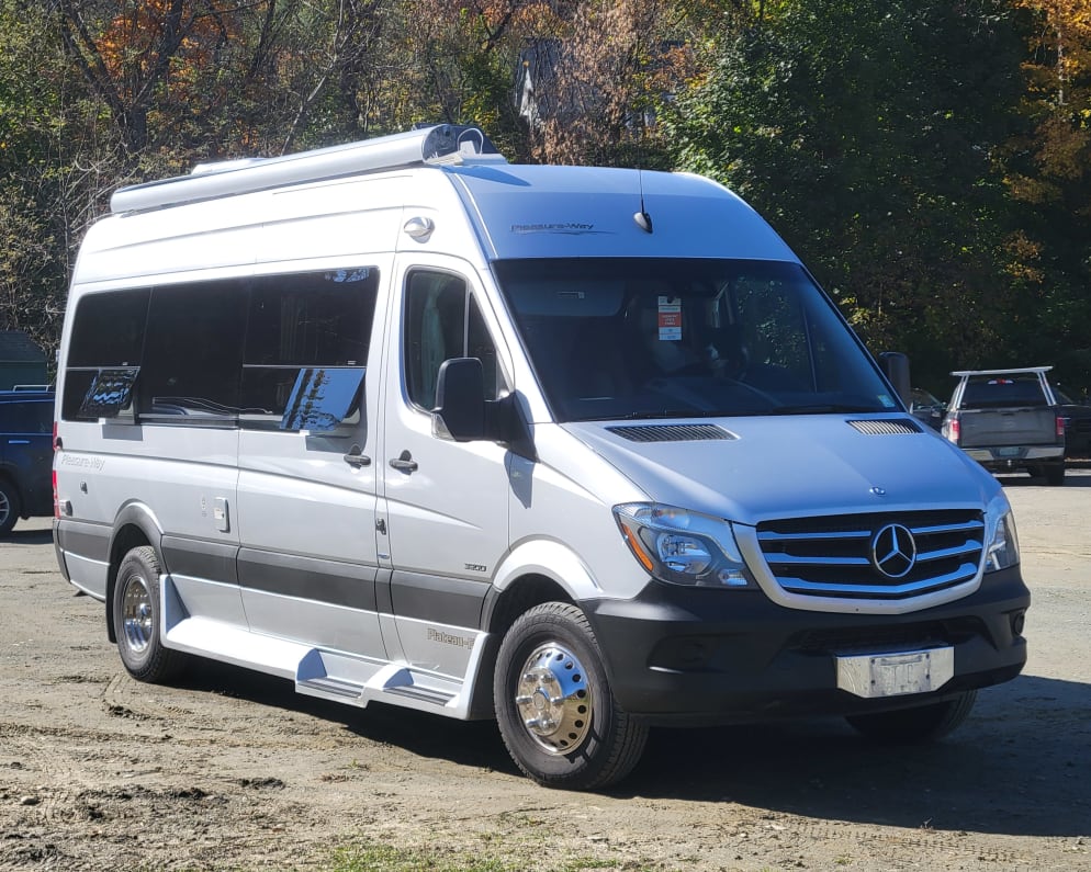 2015 Pleasure-Way Pleasure-Way Class B