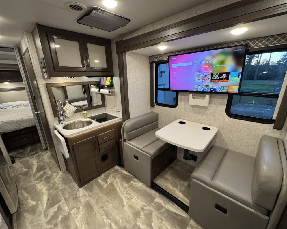 2022 Thor Quantum available for rent in Tomball Texas