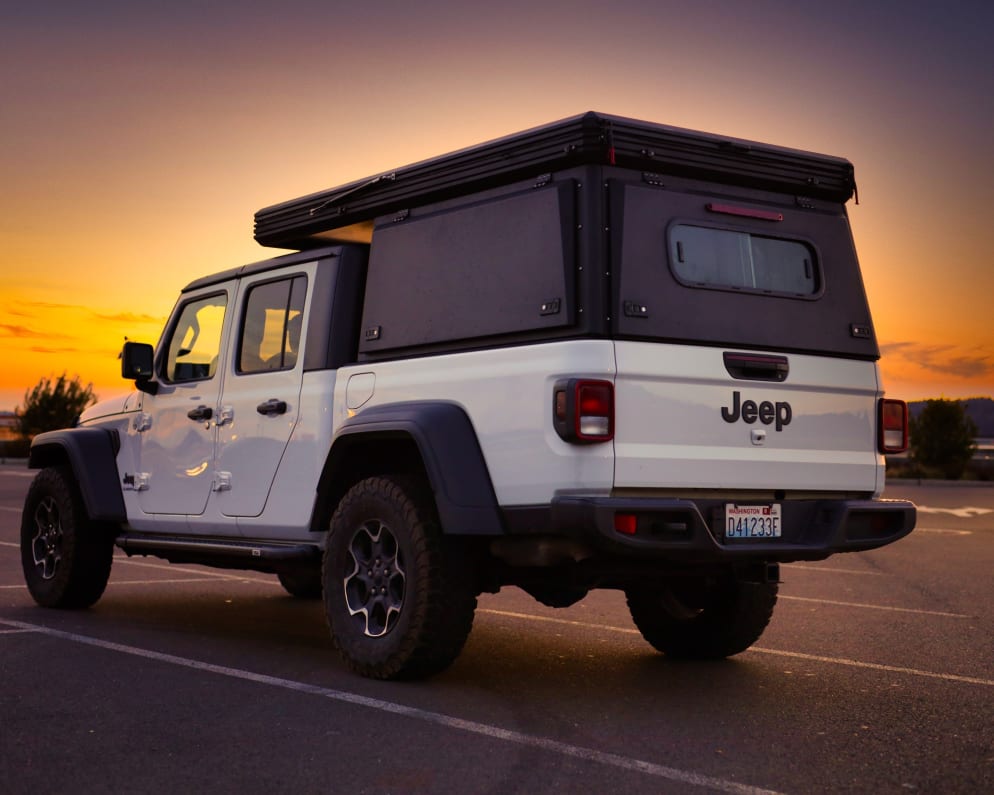 2020 Jeep Gladiator Class B for rent in SeaTac Washington