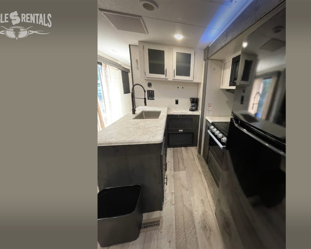 2022 K-Z Manufacturing Sportsmen Travel Trailer for rent in Bridgeport Texas