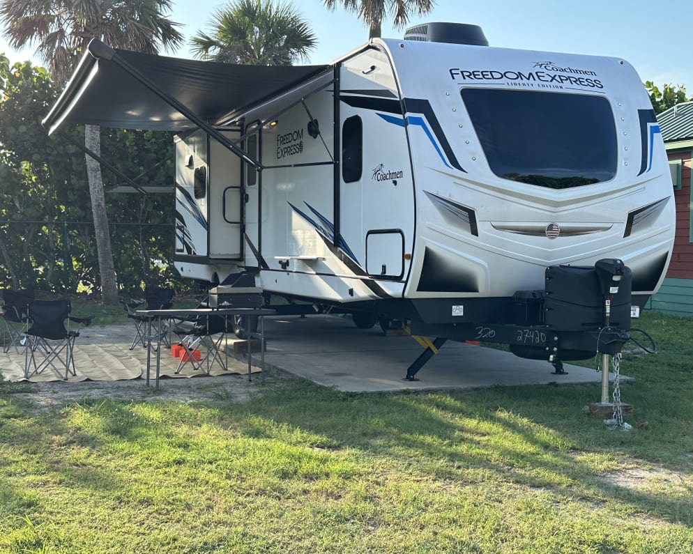 2023 Coachmen 320BHDSLE available for rent in Winter Garden Florida