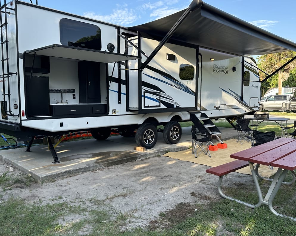 2023 320BHDSLE  by Coachmen for rent in 34787
