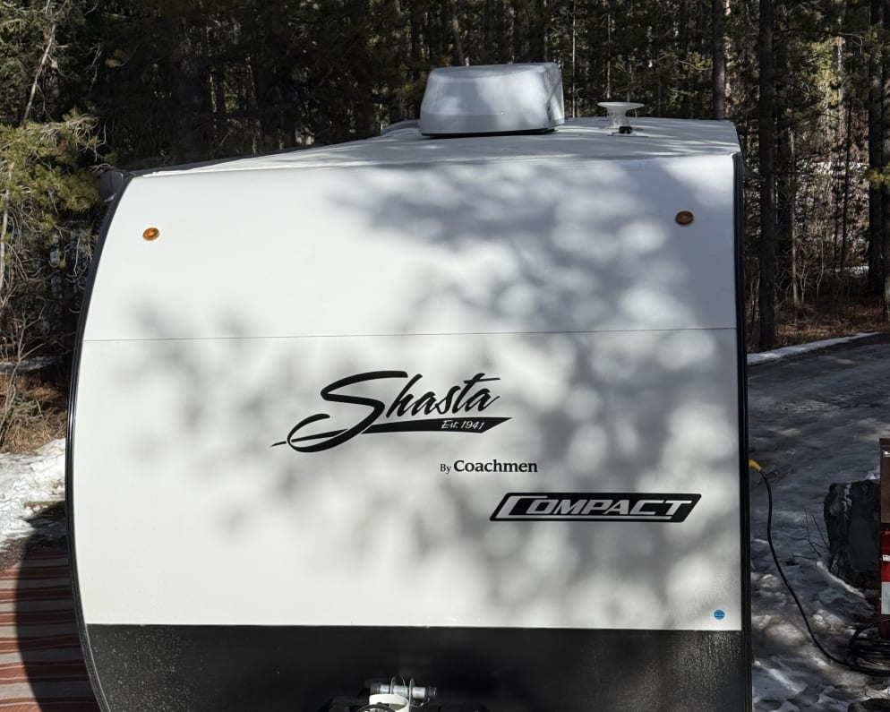 2025 Coachmen Shasta compact 18 bunk house Travel Trailer for rent in Calgary Alberta