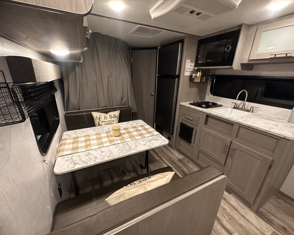 2022 Keystone RV CM18BH22 Travel Trailer for rent in Barrie Ontario