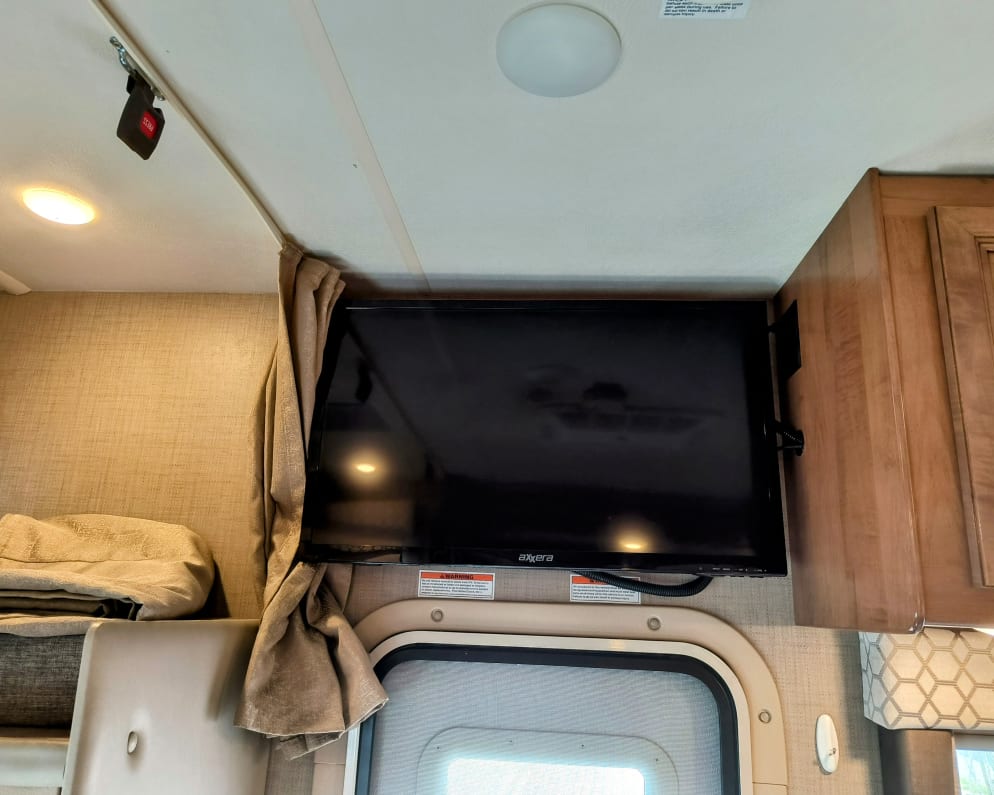 2020 Thor Motor Coach Quantum available for rent in Phoenix Arizona