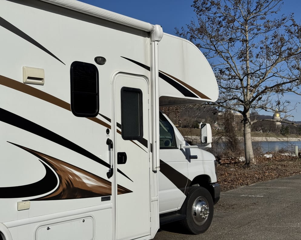 2016 Thor Freedom Elite available for rent in Charleston West Virginia