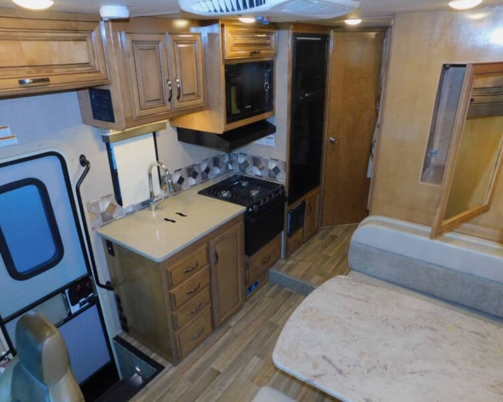 2017 Thor Quantum Class C for rent in Grass Valley California
