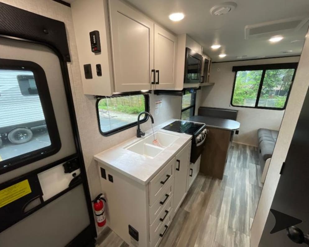 2025 Jayco Jay Flight SLX 210QB available for rent in Lafayette Louisiana