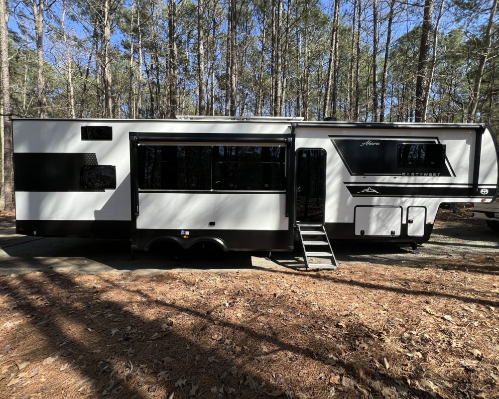 2025 Forest River East to West Ahara 390DS