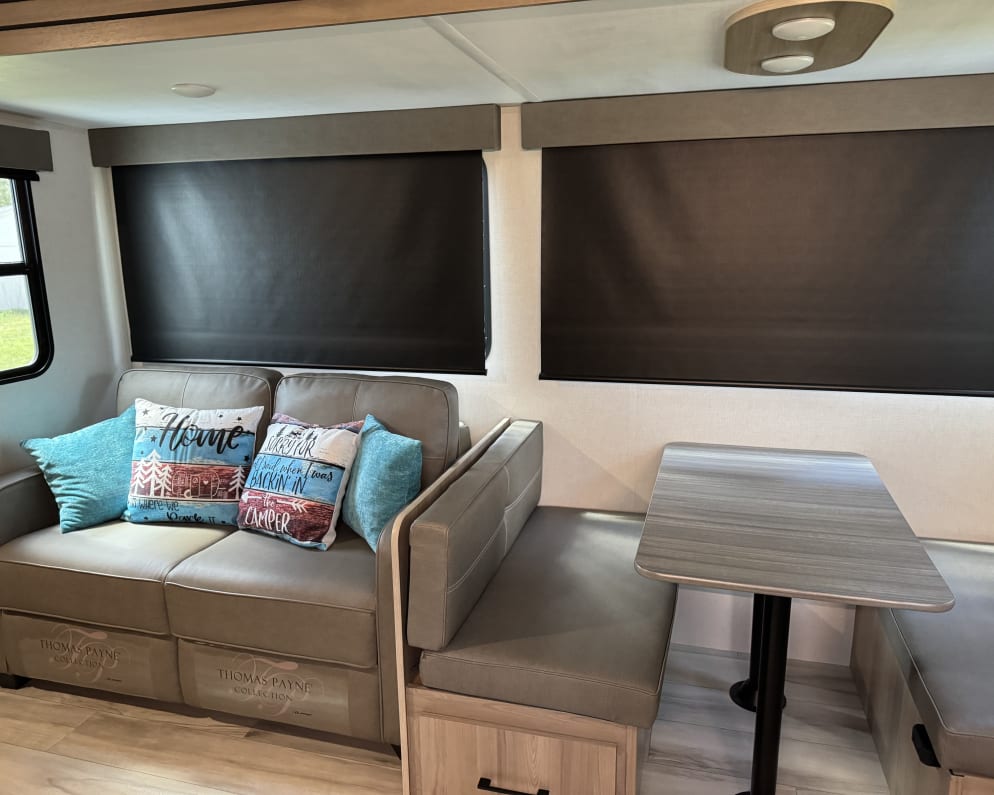 2025 Coleman Legacy 2900BH  by Keystone for rent in 32571