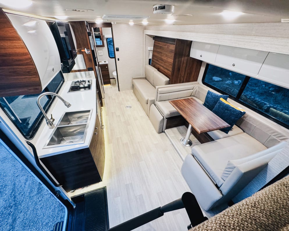 2022 Winnebago Navion available for rent in Los Angeles California