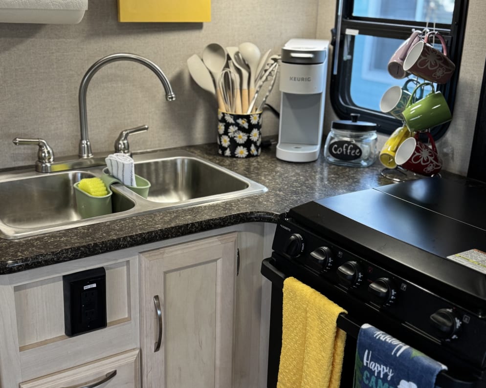 2019 Minnie Trailer  by Minnie for rent in 97501