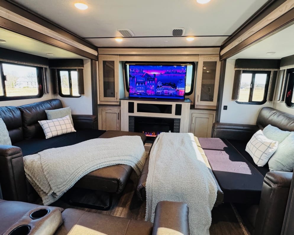2021 Montana High Country  by Keystone RV for rent in 43067