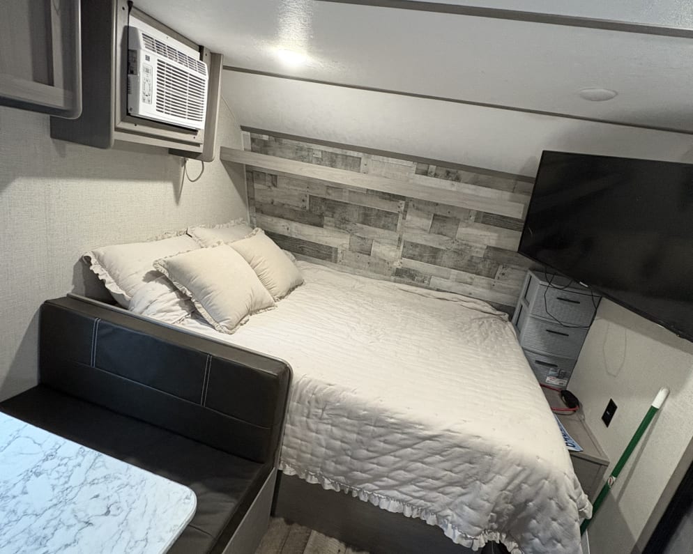 2023 Keystone RV Coleman Travel Trailer for rent in Olympia Washington