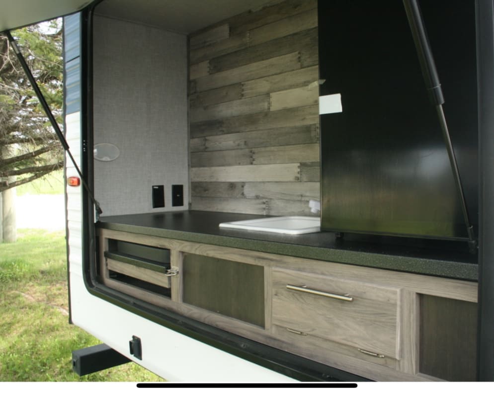 2025 Crossroads Zinger Travel Trailer for rent in Emsdale Ontario