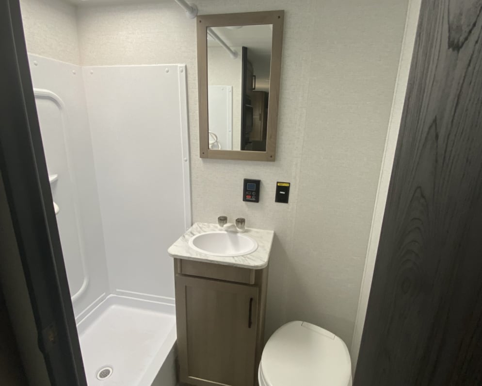 2025 Springdale 1800BH Travel Trailer for rent in Willoughby Ohio