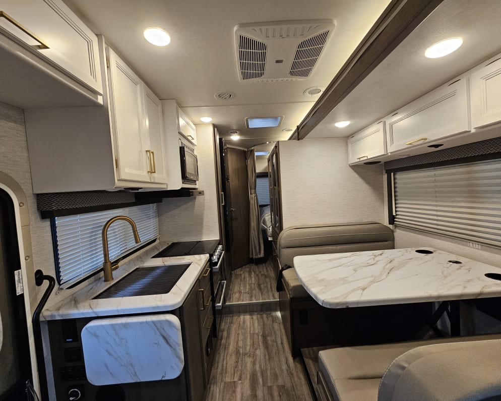 2026 Four Winds  by Thor Motor Coach for rent in 75032