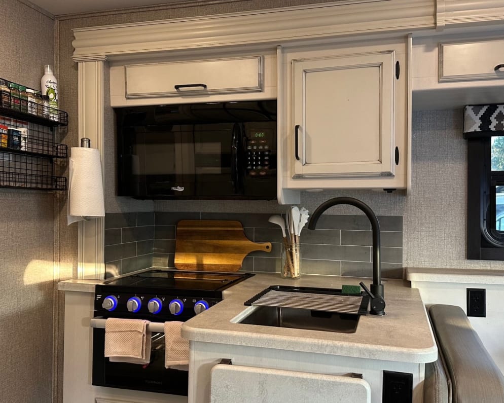 2021 Alante  by Jayco for rent in 92127