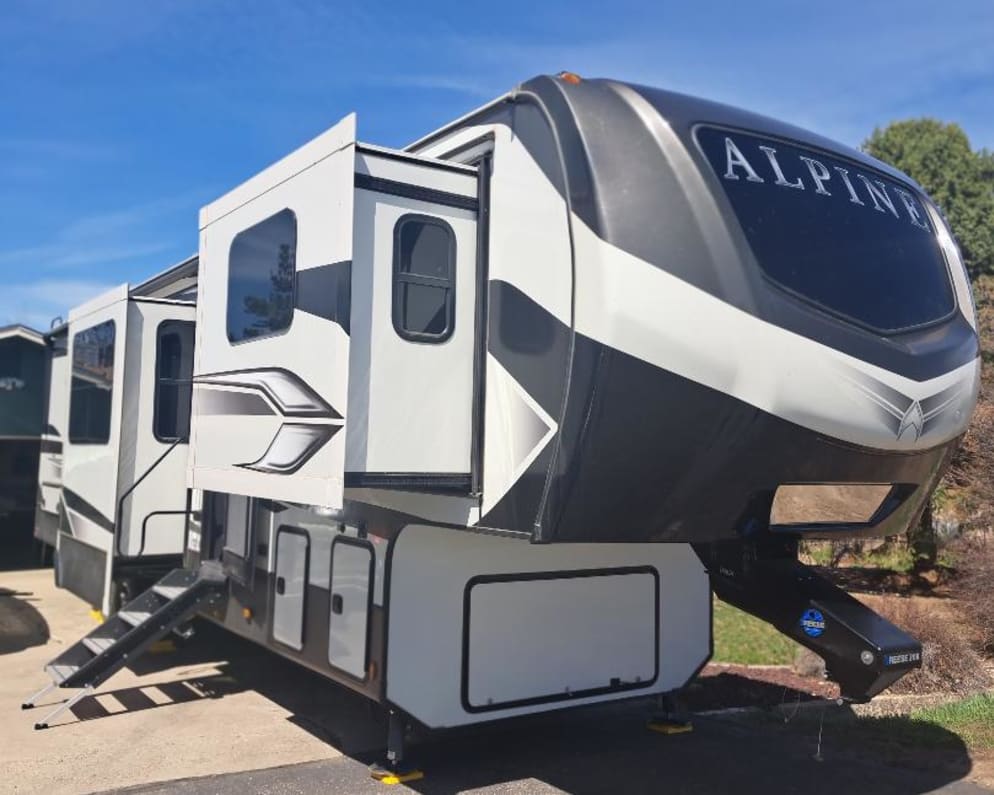 2022 Keystone RV Alpine