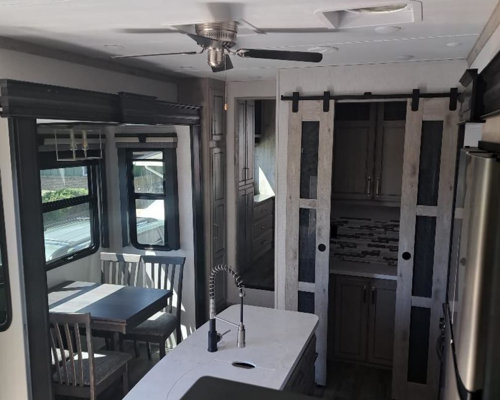 2022 Keystone RV Alpine Fifth Wheel for rent in Florissant Colorado