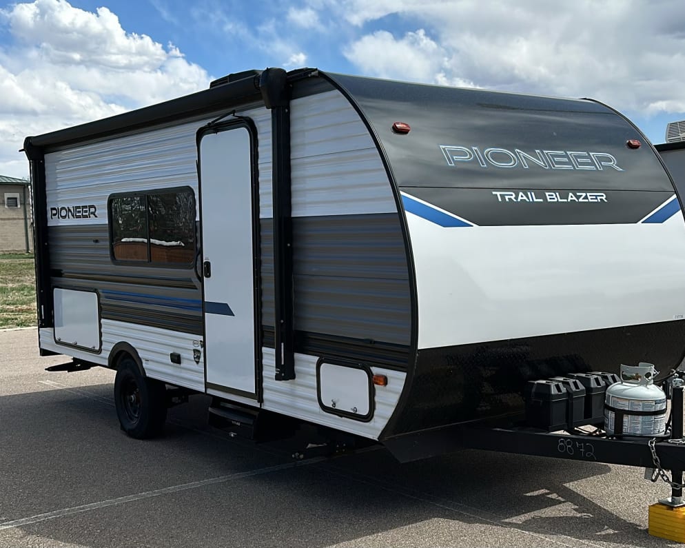 2022 Heartland RVs Pioneer