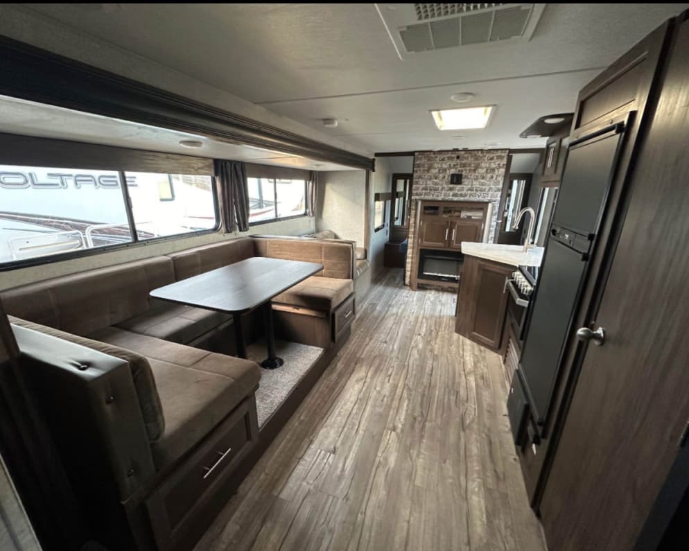 2018 Cherokee Grey Wolf  by Forest River for rent in R0E 1W0