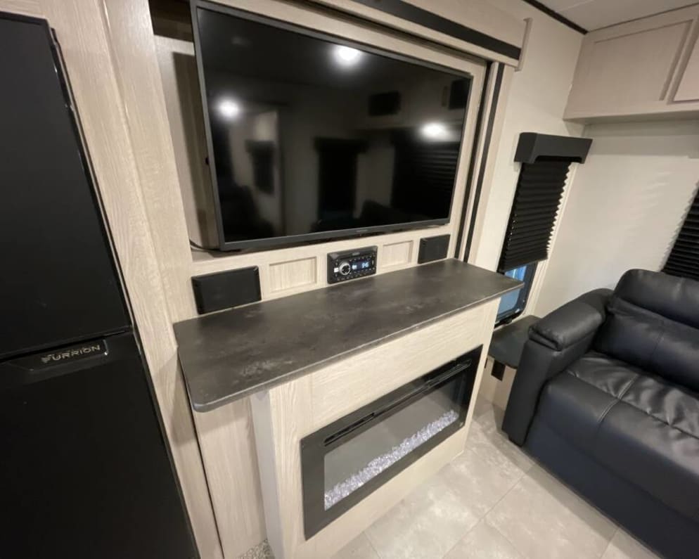 2022 Coachmen Apex available for rent in Ensley Florida