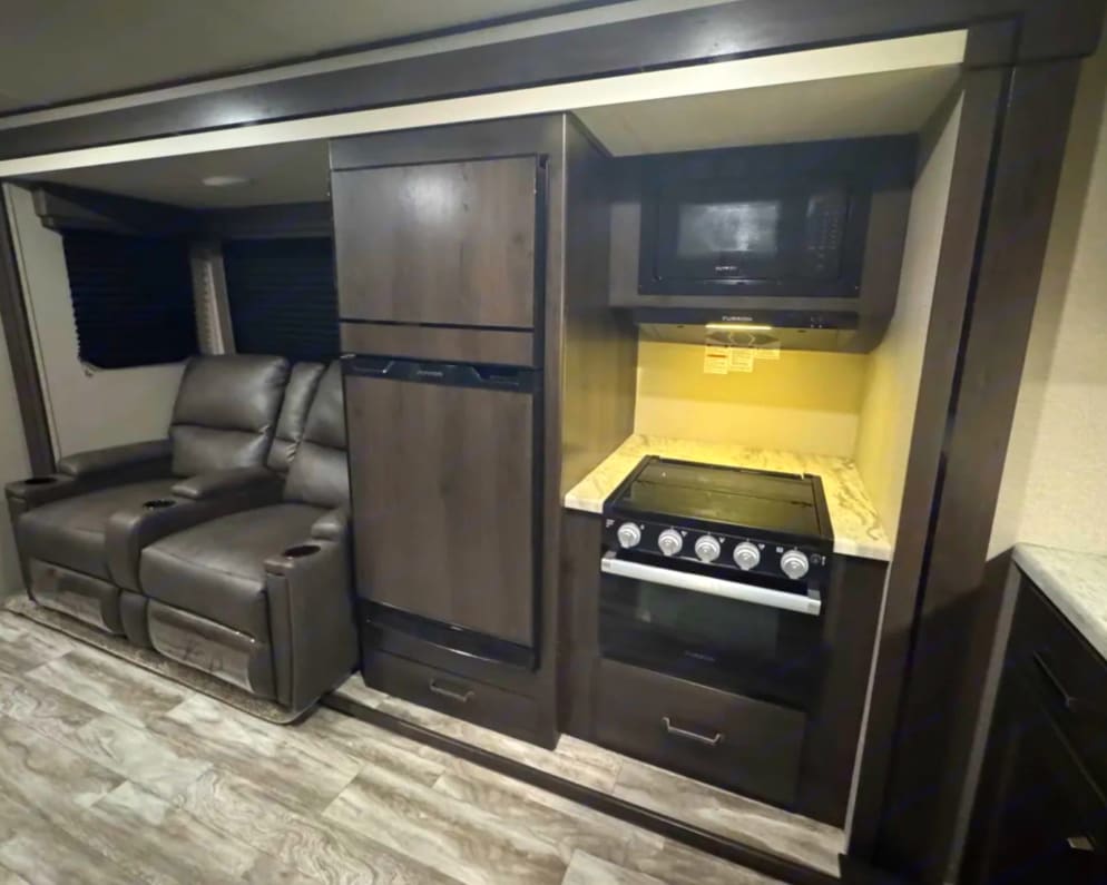 2022 Grand Design Transcend Xplor Travel Trailer for rent in Kyle Texas