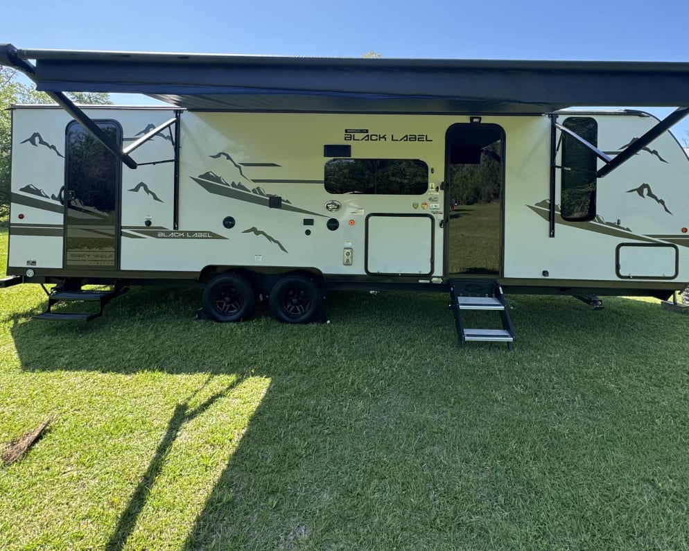 2024 Forest River Cherokee grey wolf black label