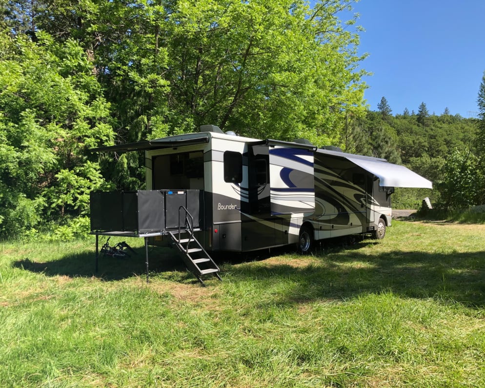2019 Fleetwood Bounder