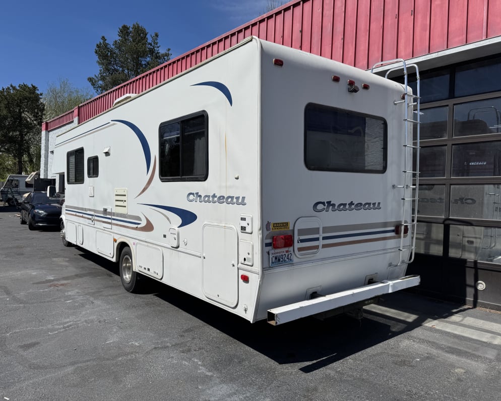 1999 Thor Motor Coach Four Winds available for rent in Lynnwood Washington