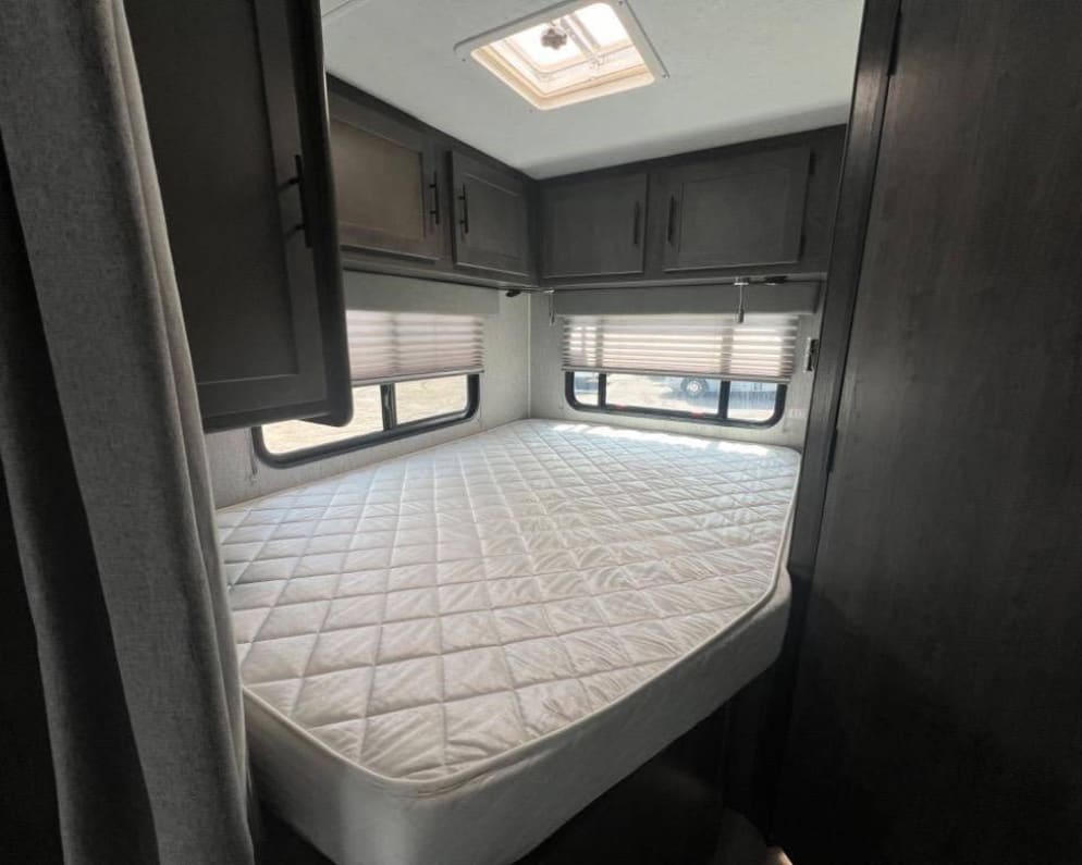 2022 Leprechaun  by Coachman for rent in 80611