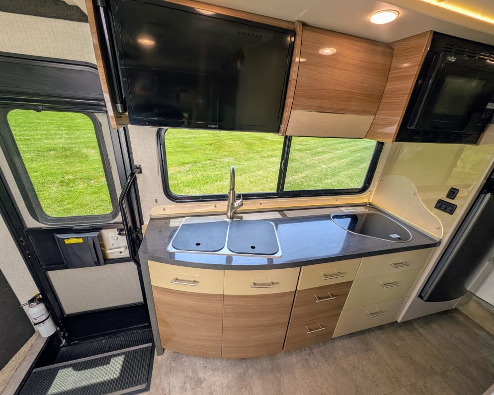 2015 Winnebago Itasca available for rent in Fletcher North Carolina