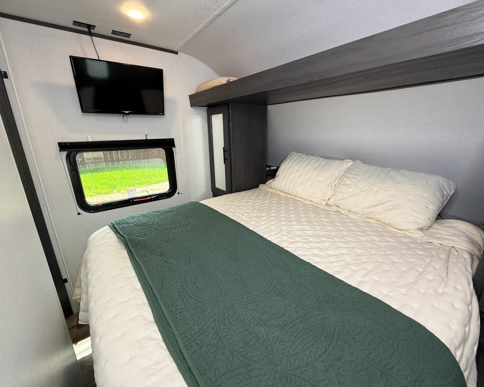 2025 Keystone Dutchmen Colorado 29BHC Travel Trailer for rent in Pacific Missouri