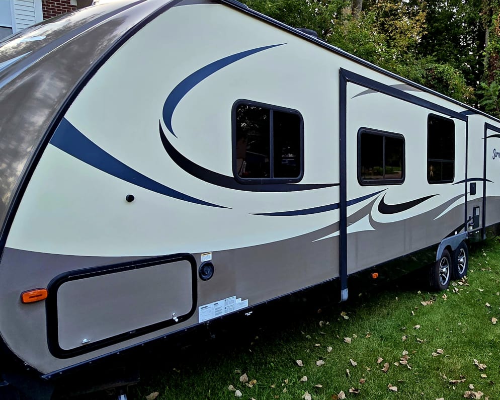 2016 Surveyor  by Forest River for rent in 48346
