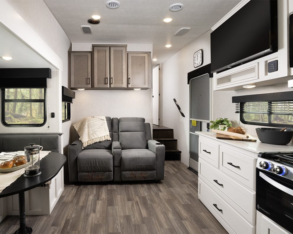 2025 Eagle Super Lite  by Jayco for rent in 05468