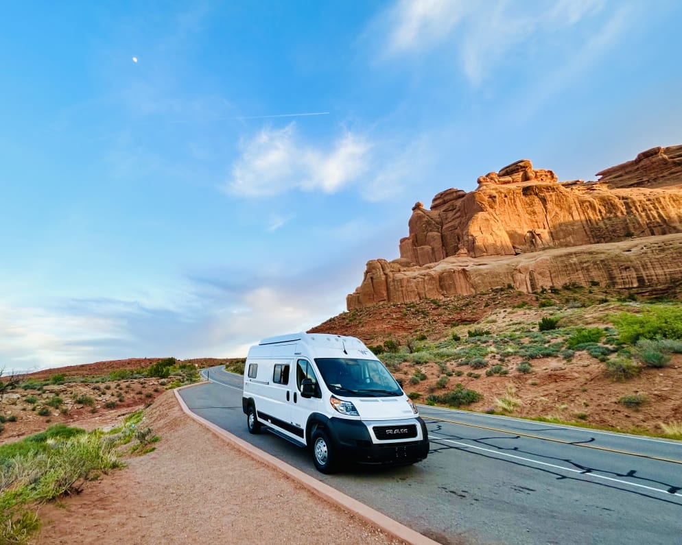 2023 Winnebago Solis
