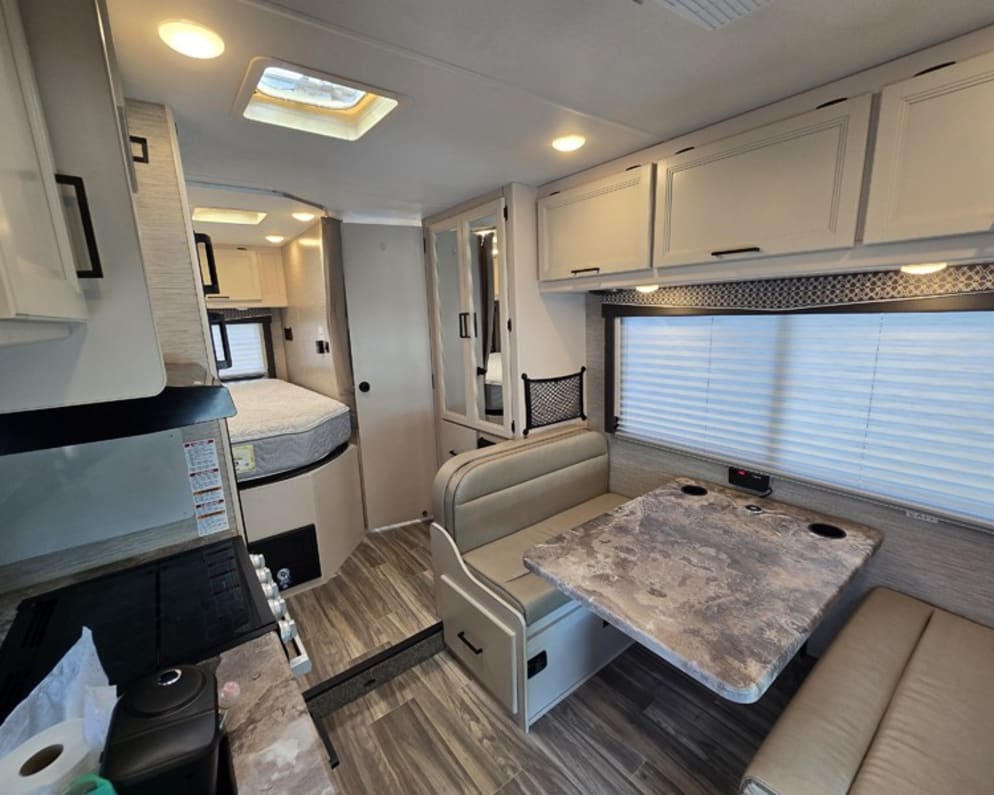 2023 22E  by Thor Four Winds for rent in 32218