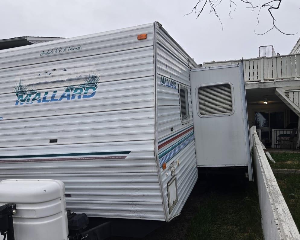 2004 Fleetwood Mallard Travel Trailer for rent in Calgary Alberta