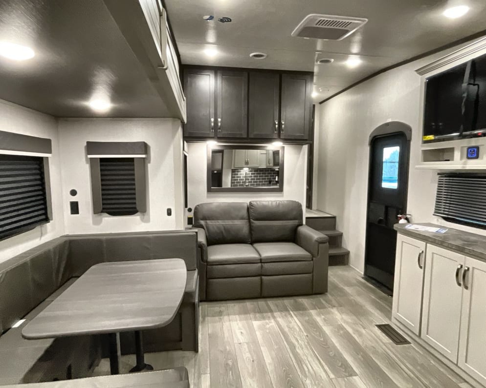 2025 Keystone Cougar Fifth Wheel for rent in Bellingham Washington