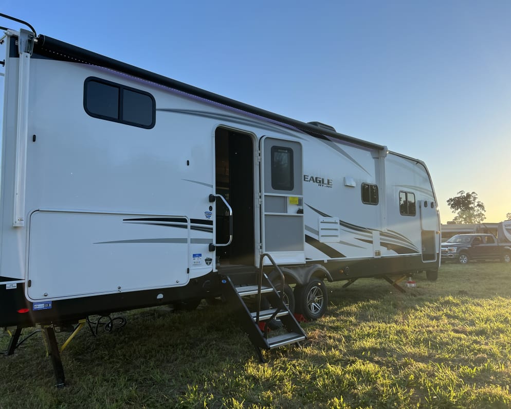 2022 Eagle HT  by Jayco for rent in 97055