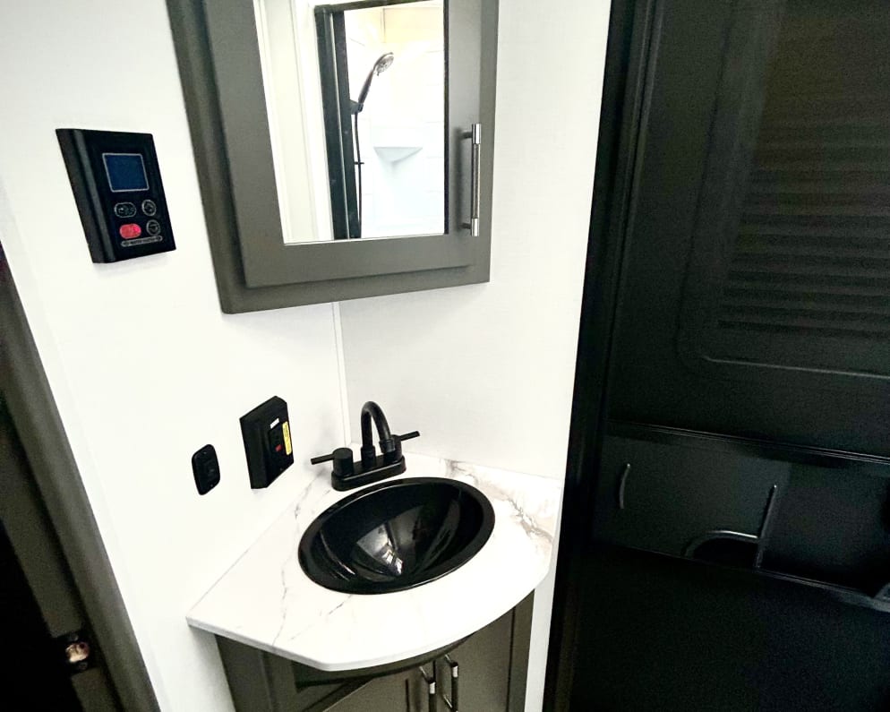 2025 Keystone Rv 290BHSWE Travel Trailer for rent in Klamath Falls Oregon