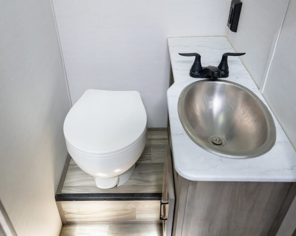 2024 Gulf Stream Conquest available for rent in Peoria Arizona