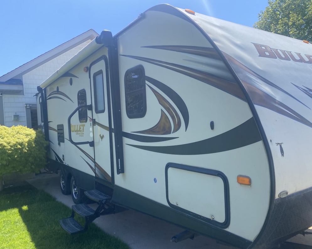 2014 Keystone RV Bullet Ultra Lite Travel Trailer for rent in Zeeland Michigan