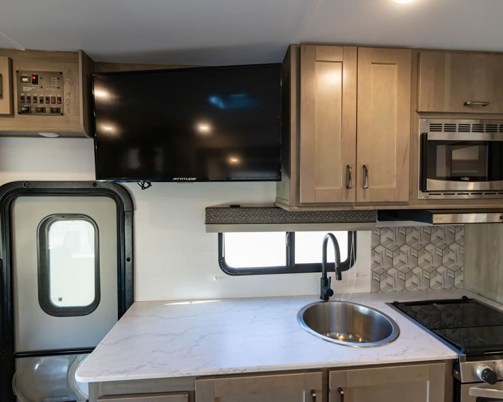 2024 Gulf Stream Conquest available for rent in Peoria Arizona