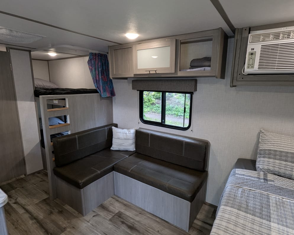 2022 Coleman Lantern LT  by Dutchmen for rent in 59935