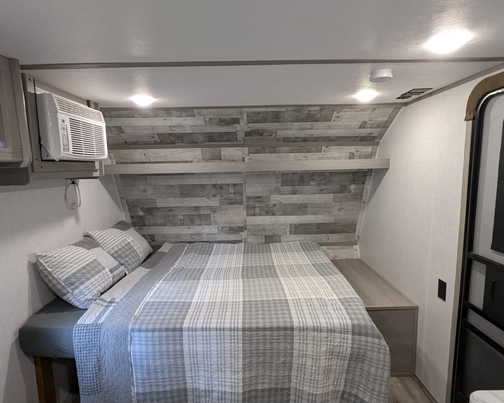 2022 Dutchmen Coleman Lantern LT available for rent in Troy Montana