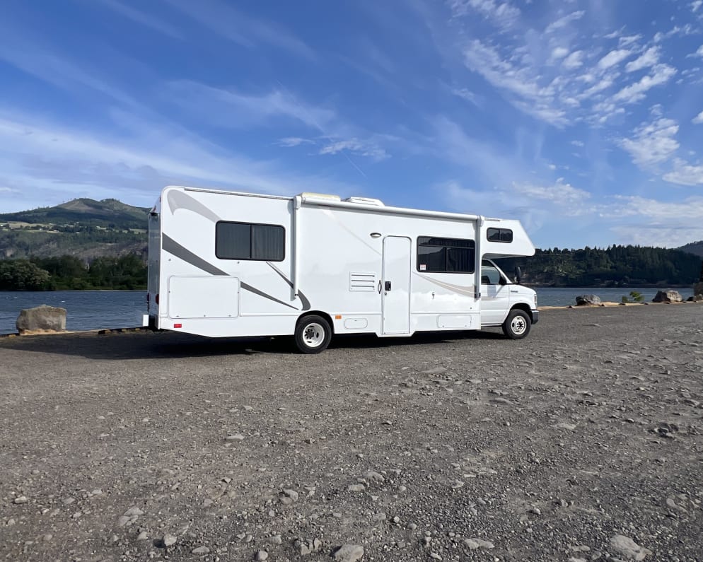 2015 Majestic  by Thor for rent in 97031