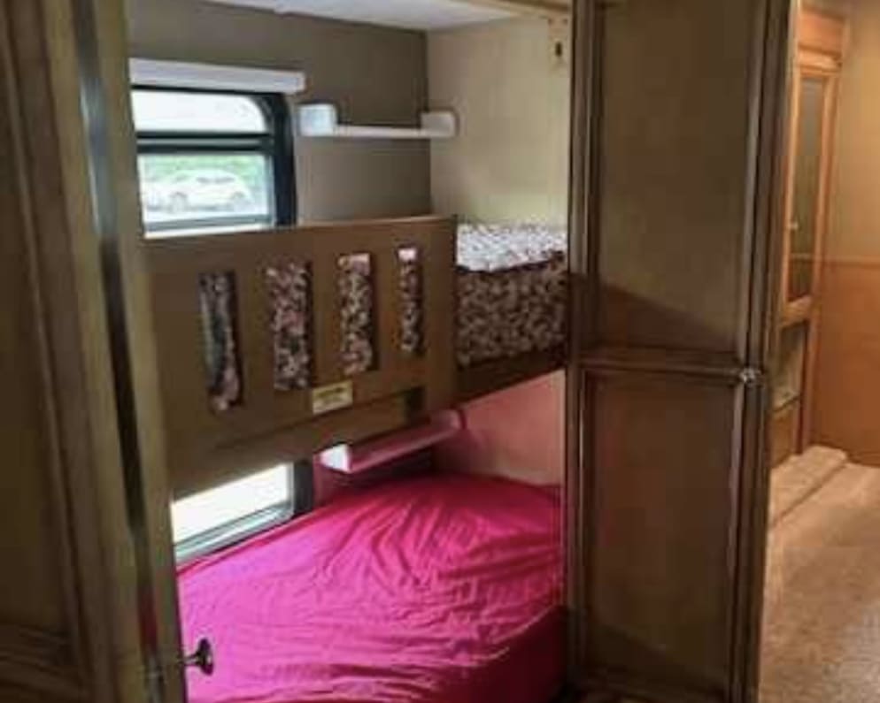 2015 Ford/Newmar Baystar Sport Class A for rent in Ottawa Ontario