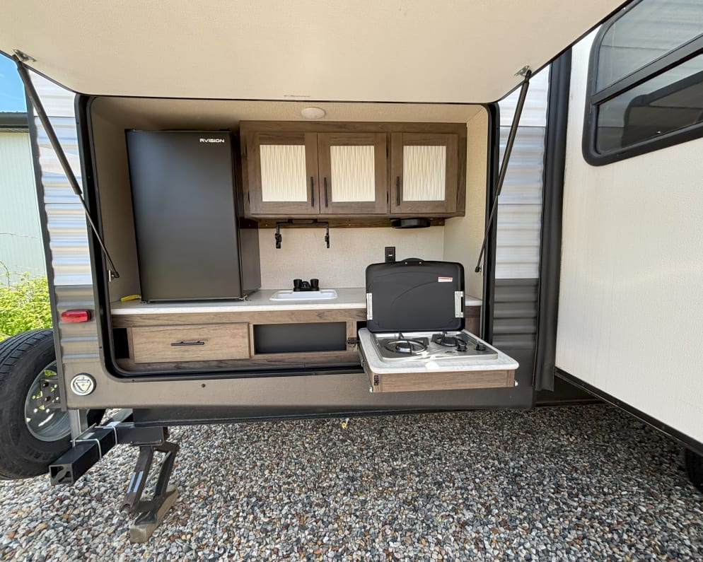 2020 Avenger 32QBI  by Prime Time for rent in 49087